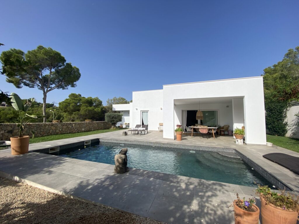 Villa a poca distancia de la playa en Cala Vinyes, Mallorca